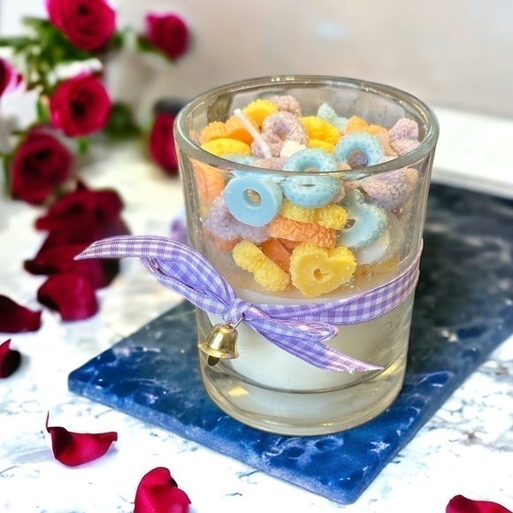 ⚠️SALE Candle // Cute Ribbon Soy Wax Candle Stars, Hearts, Circles SEND OFFERS🥳 - Picture 2 of 5